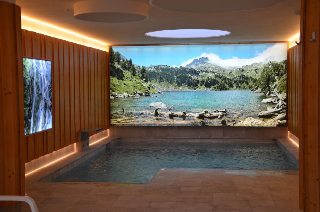 Hotel La Morera Valencia D'Aneu Buitenkant foto