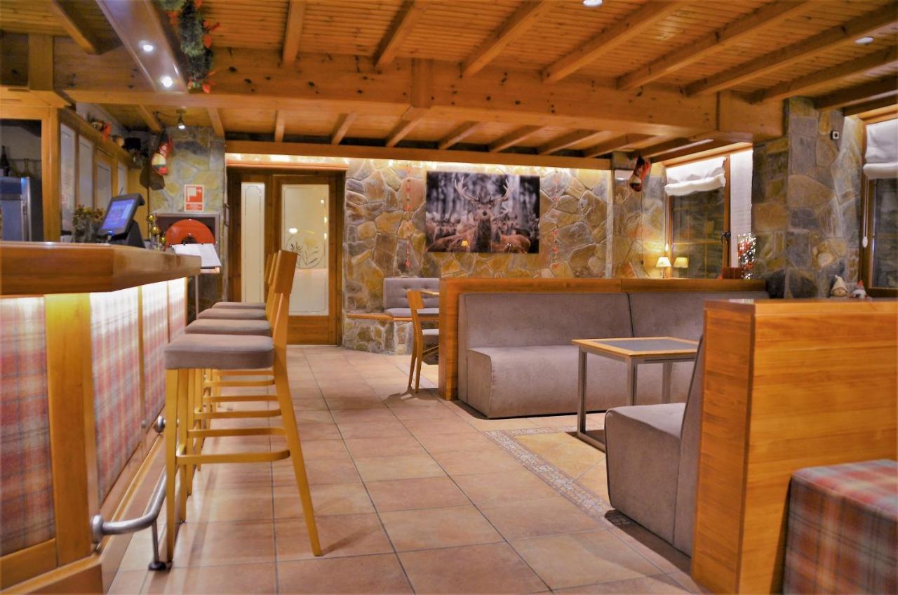 Hotel La Morera Valencia D'Aneu Buitenkant foto
